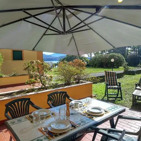 Acqua Apartment Stresa
